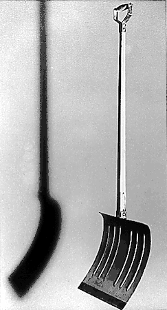 Illustration 12B, Schwarz reproduction (1964) of snow shovel 1915.